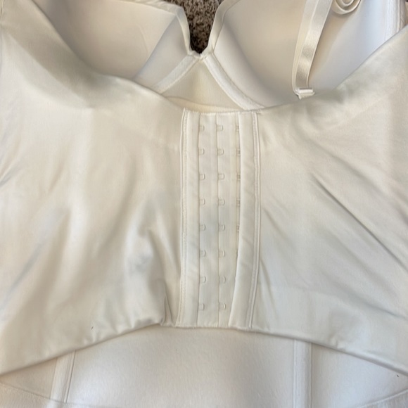 Fine Lines Australia4 Way Convertible Bustier, color-Cream, Size- 36C - Picture 5 of 8